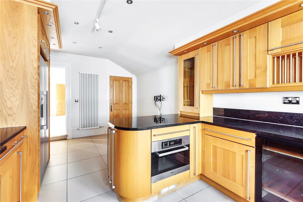 Bedwell Park, Cucumber Lane, Essendon, AL9 6GJ, photo 5
