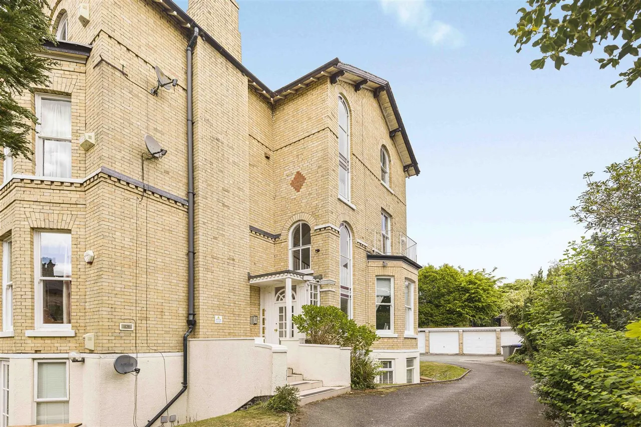 Heald Road, Bowdon, WA14, photo 18