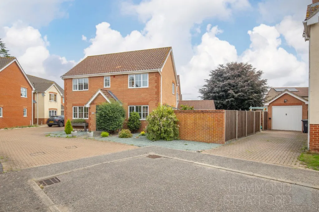 4 bed house for sale, Varrick Way, Attleborough