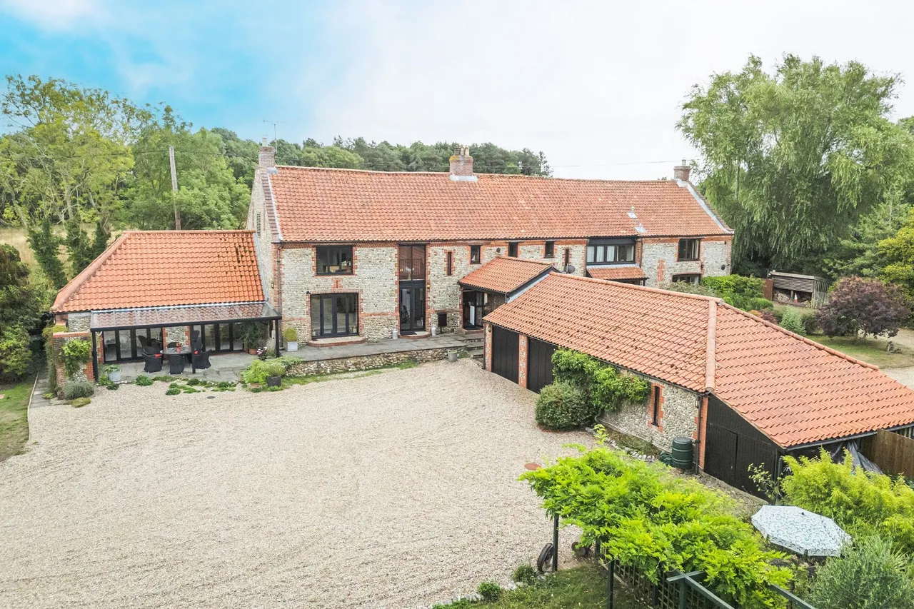 4 bed property for sale, A Characterful Country Home in Hempstead