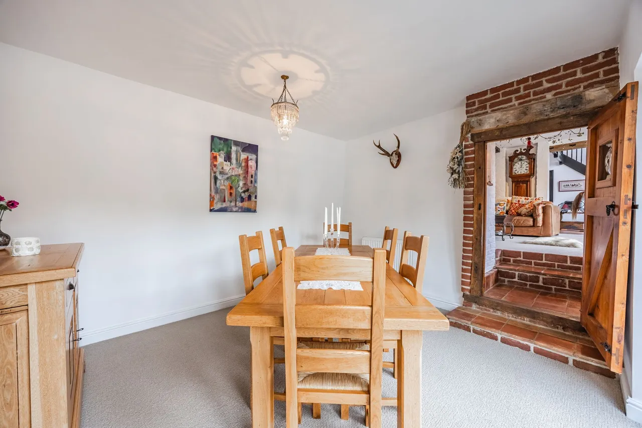 A Characterful Country Home in Hempstead, photo 6