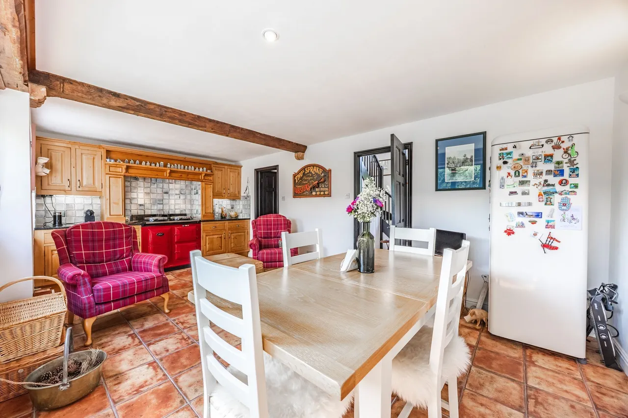 A Characterful Country Home in Hempstead, photo 9