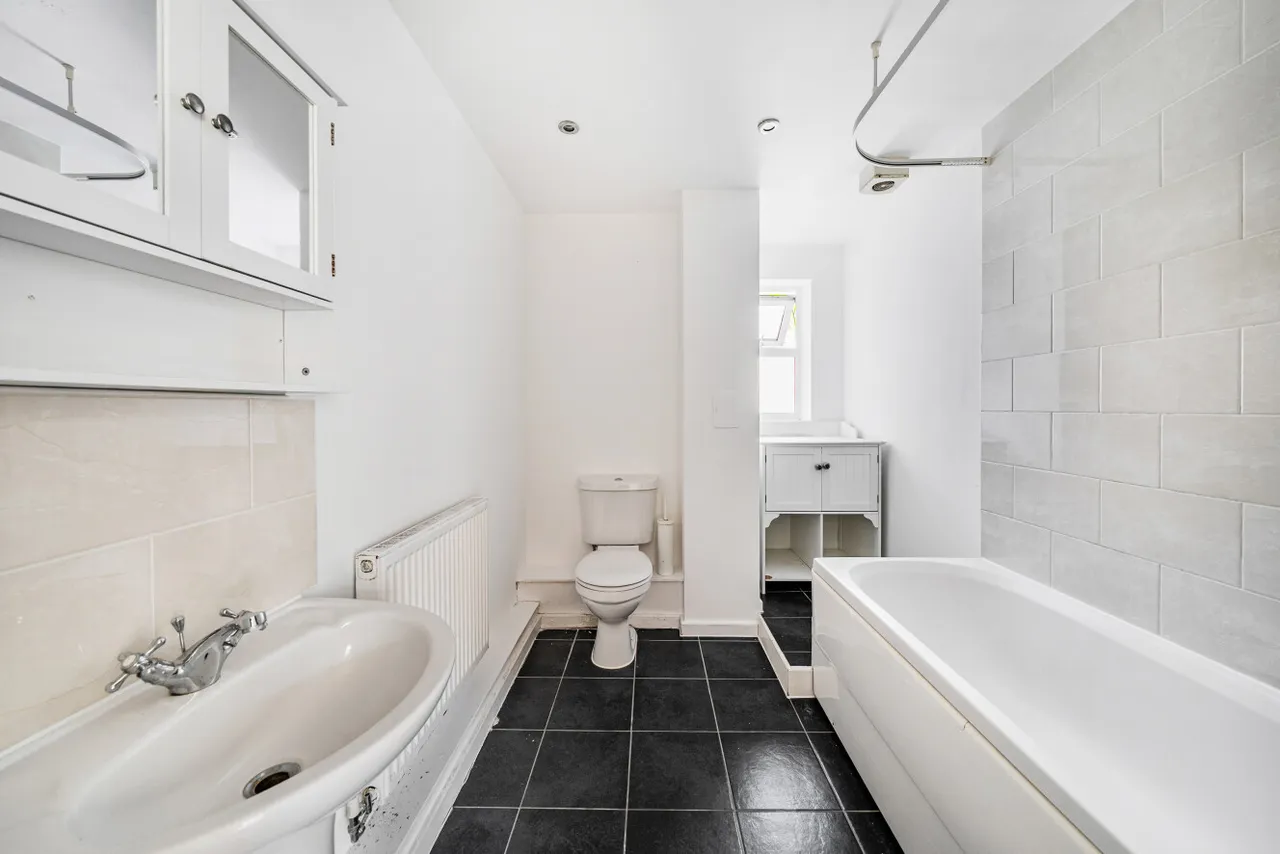 Coppetts Road, London, N10, photo 5