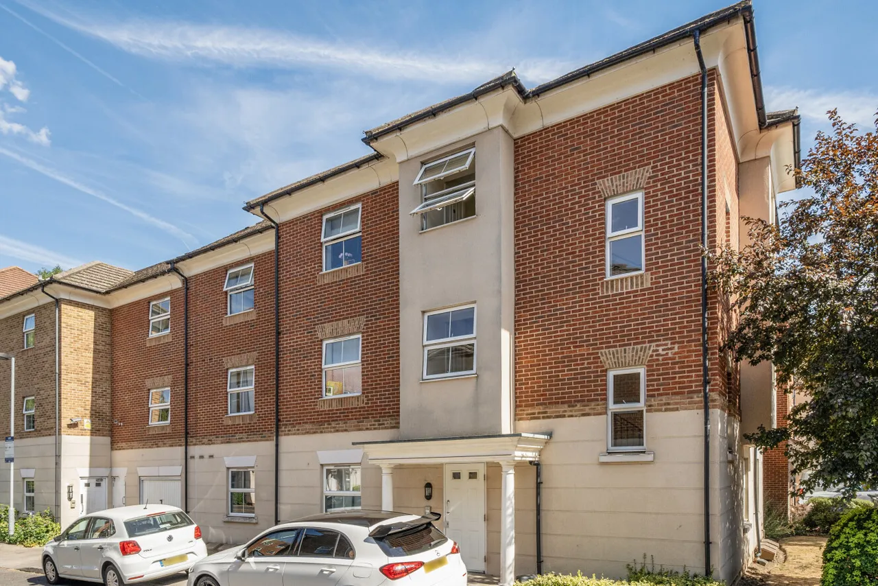 2 bed flat for sale, Coppetts Road, London, N10