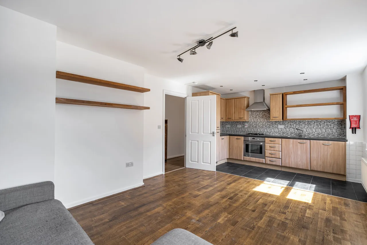 Coppetts Road, London, N10, photo 2