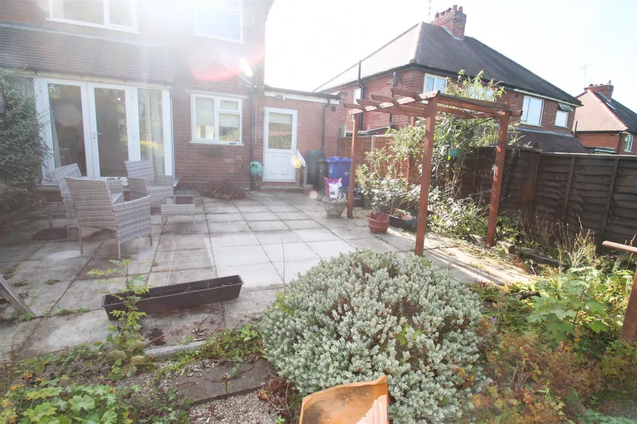 Stourbridge Road, Halesowen, photo 14