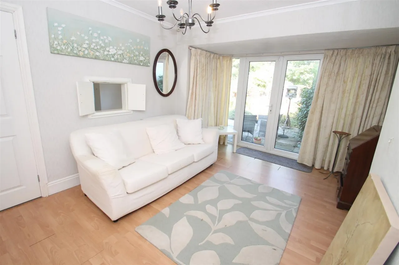 Stourbridge Road, Halesowen, photo 4