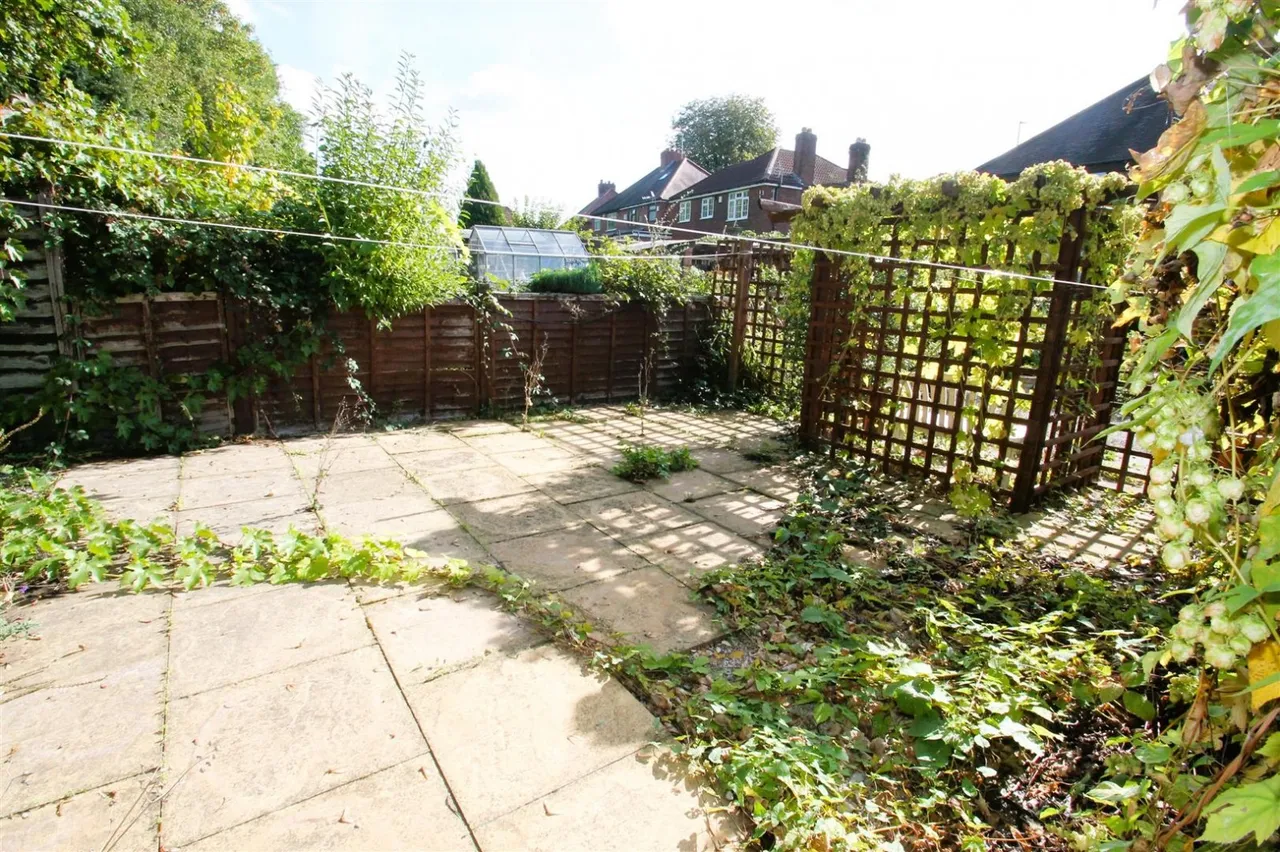 Stourbridge Road, Halesowen, photo 15
