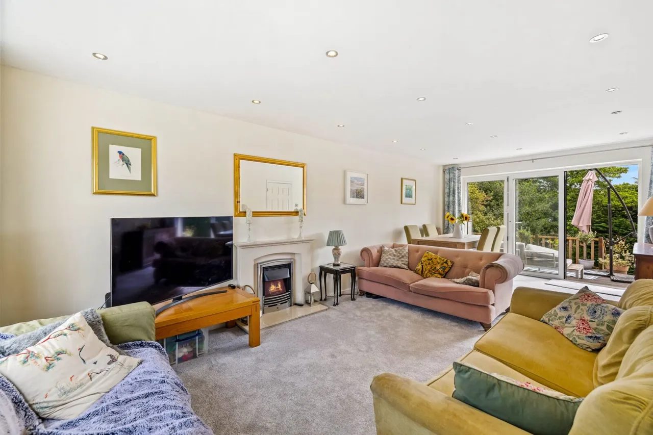 Lancaster Drive, East Grinstead, RH19, photo 3