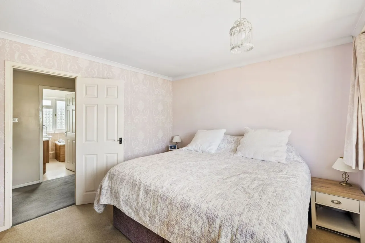 Lancaster Drive, East Grinstead, RH19, photo 14
