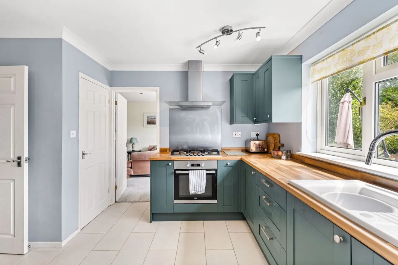 Lancaster Drive, East Grinstead, RH19, photo 5