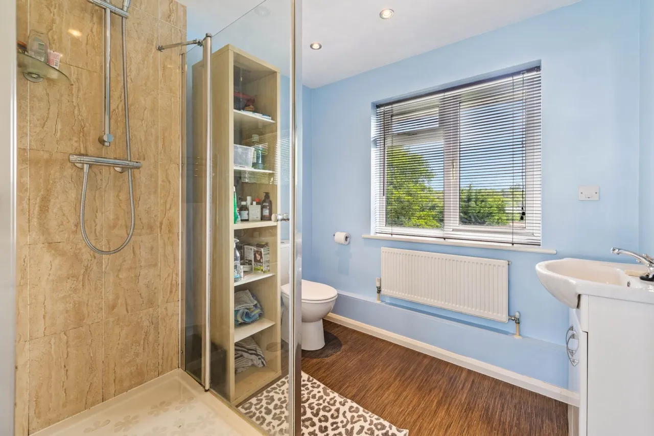 Lancaster Drive, East Grinstead, RH19, photo 18