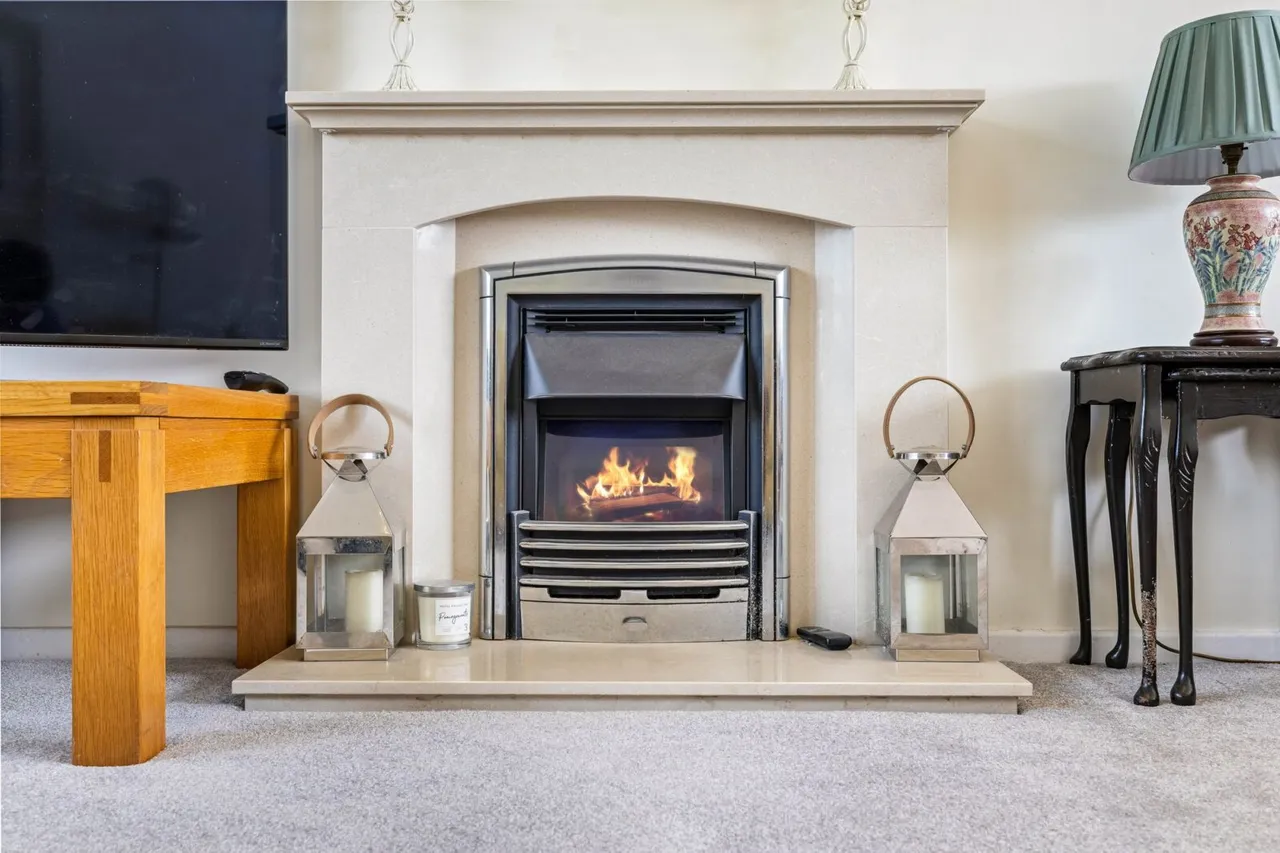 Lancaster Drive, East Grinstead, RH19, photo 20