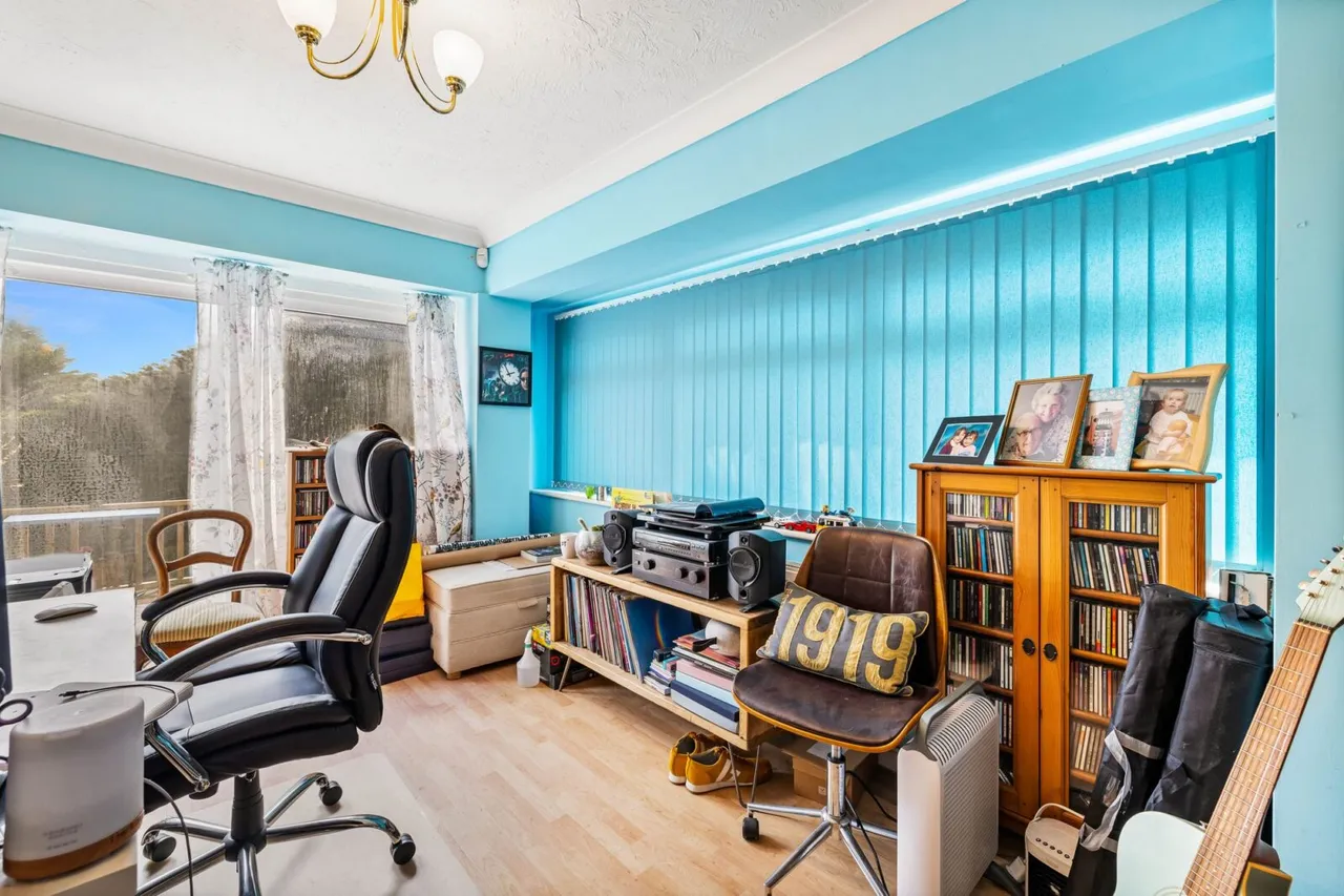 Lancaster Drive, East Grinstead, RH19, photo 12