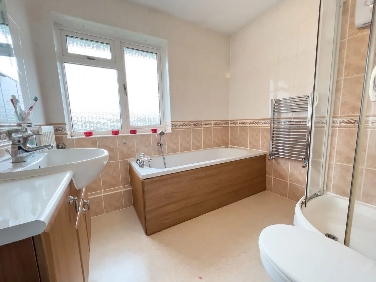 Lancaster Drive, East Grinstead, RH19, photo 19