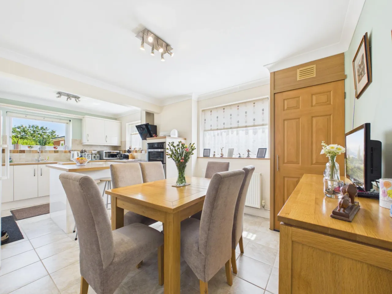 2 bed property for sale, Breckland Way, Lowestoft