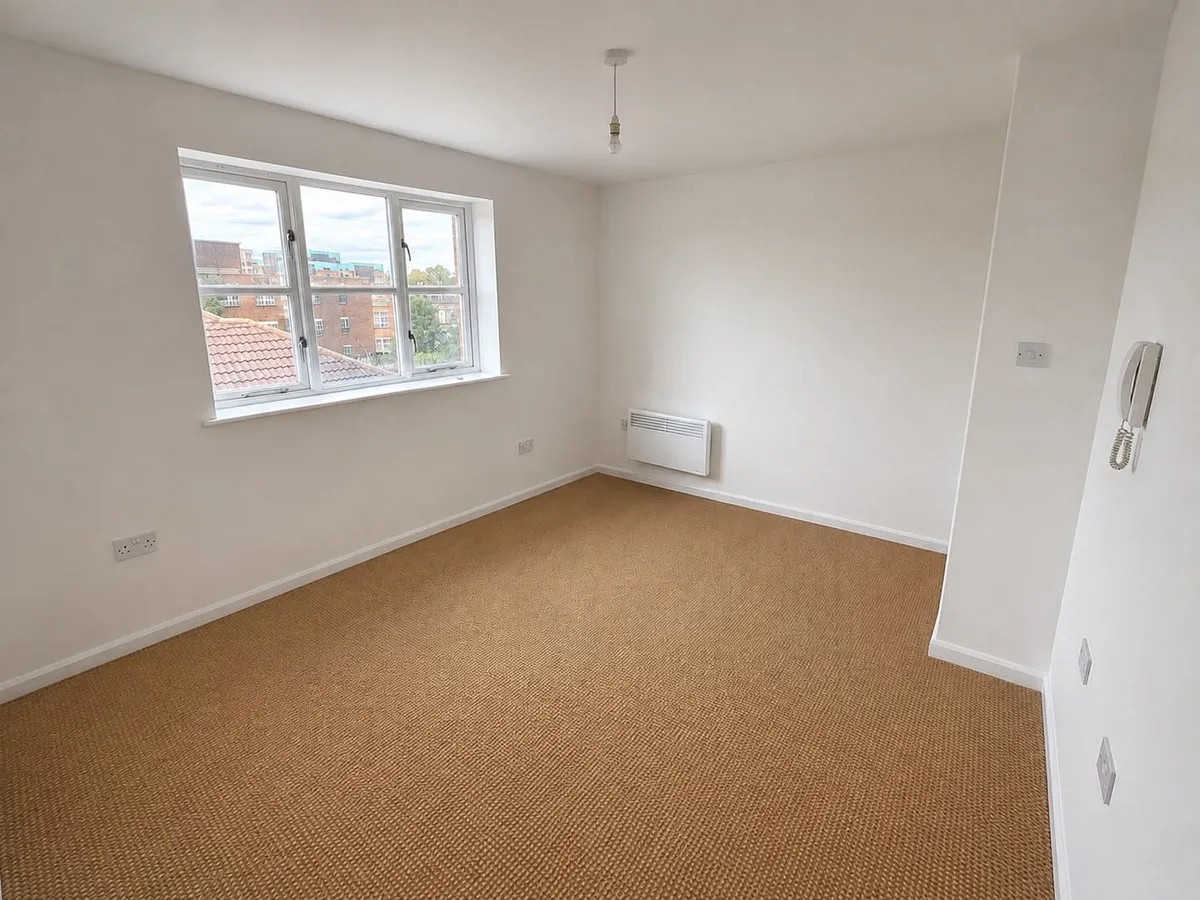 Regarth Avenue, Romford, RM1, photo 4