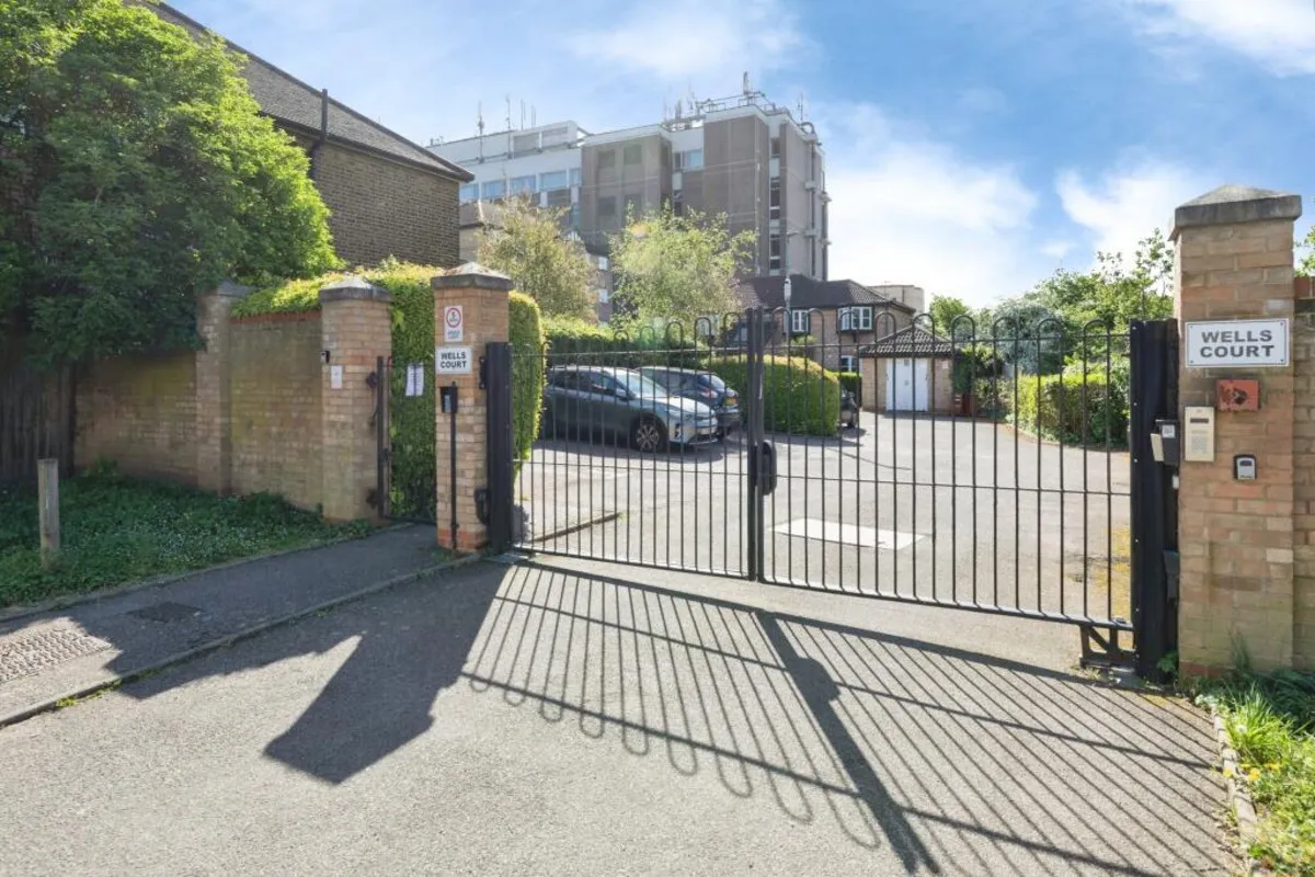 Regarth Avenue, Romford, RM1, photo 9