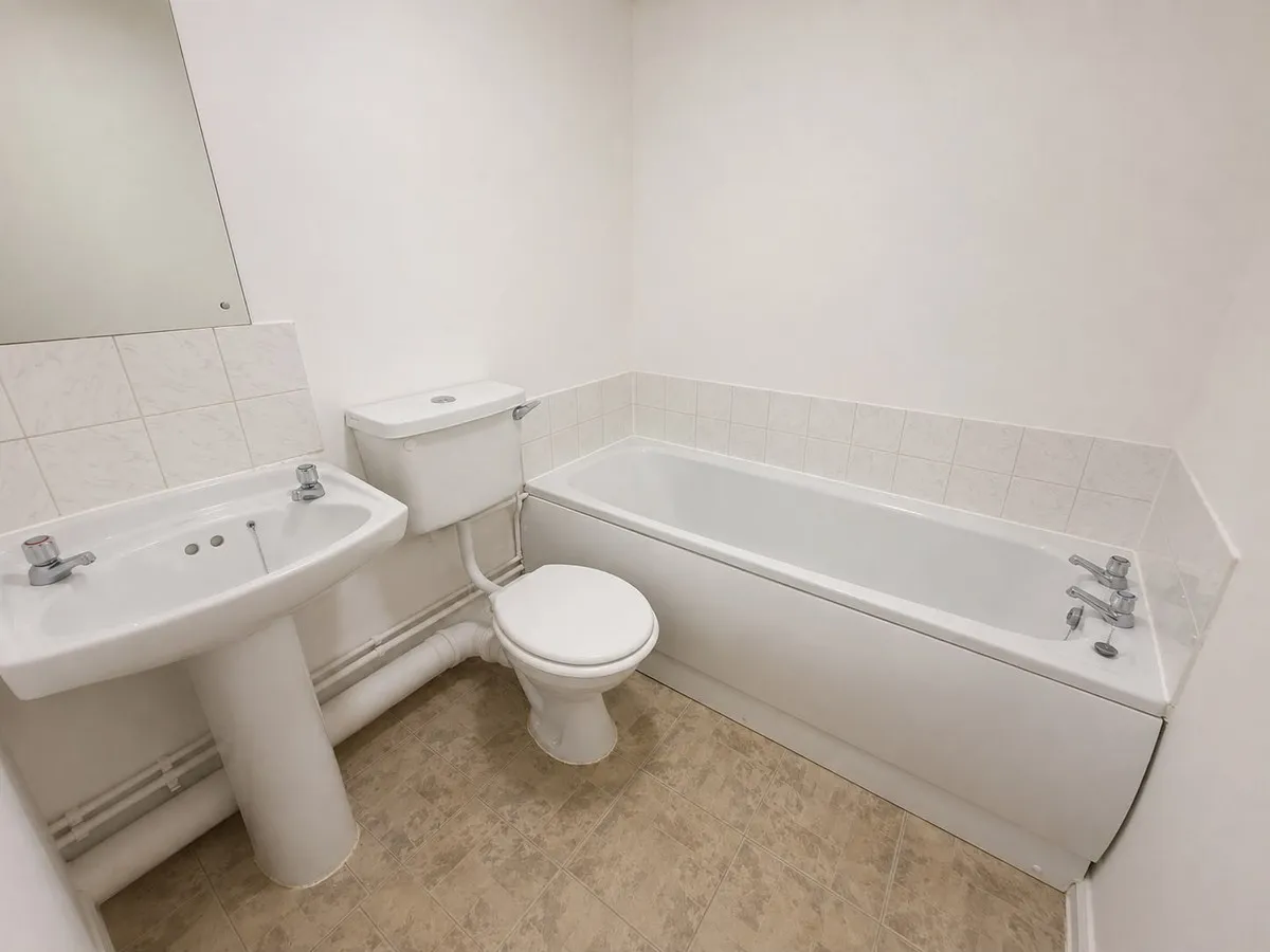 Regarth Avenue, Romford, RM1, photo 8