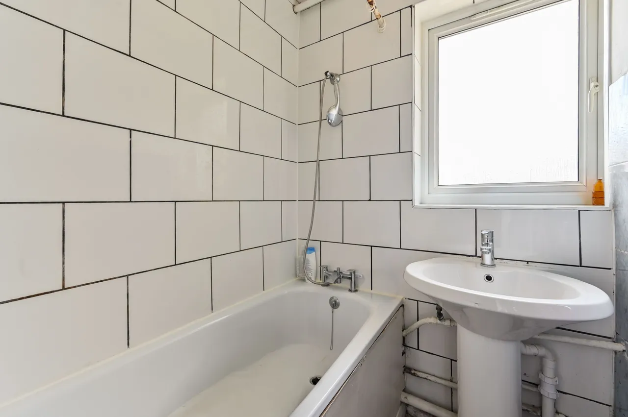 2 bed flat for sale, London, SE5