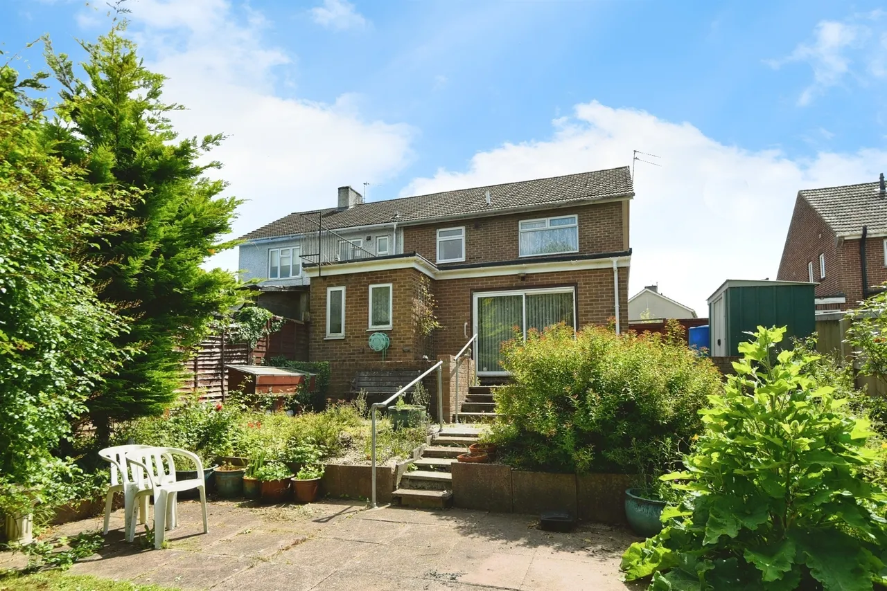 West View Crescent, Devizes, SN10, photo 3