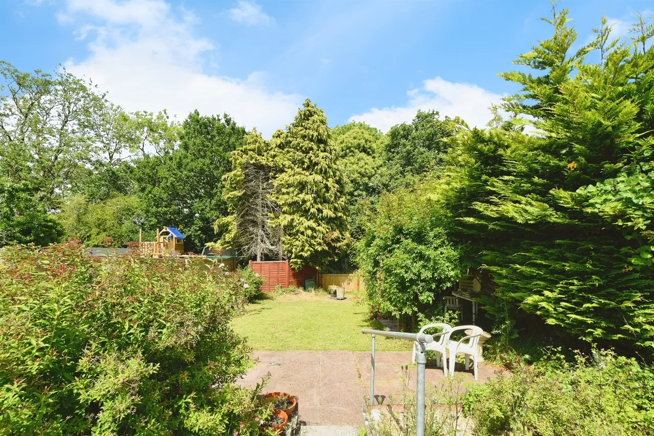 West View Crescent, Devizes, SN10, photo 15
