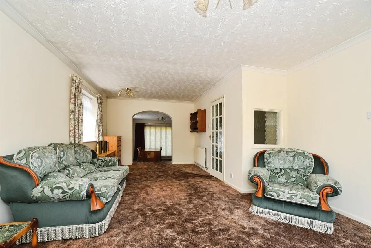 West View Crescent, Devizes, SN10, photo 4