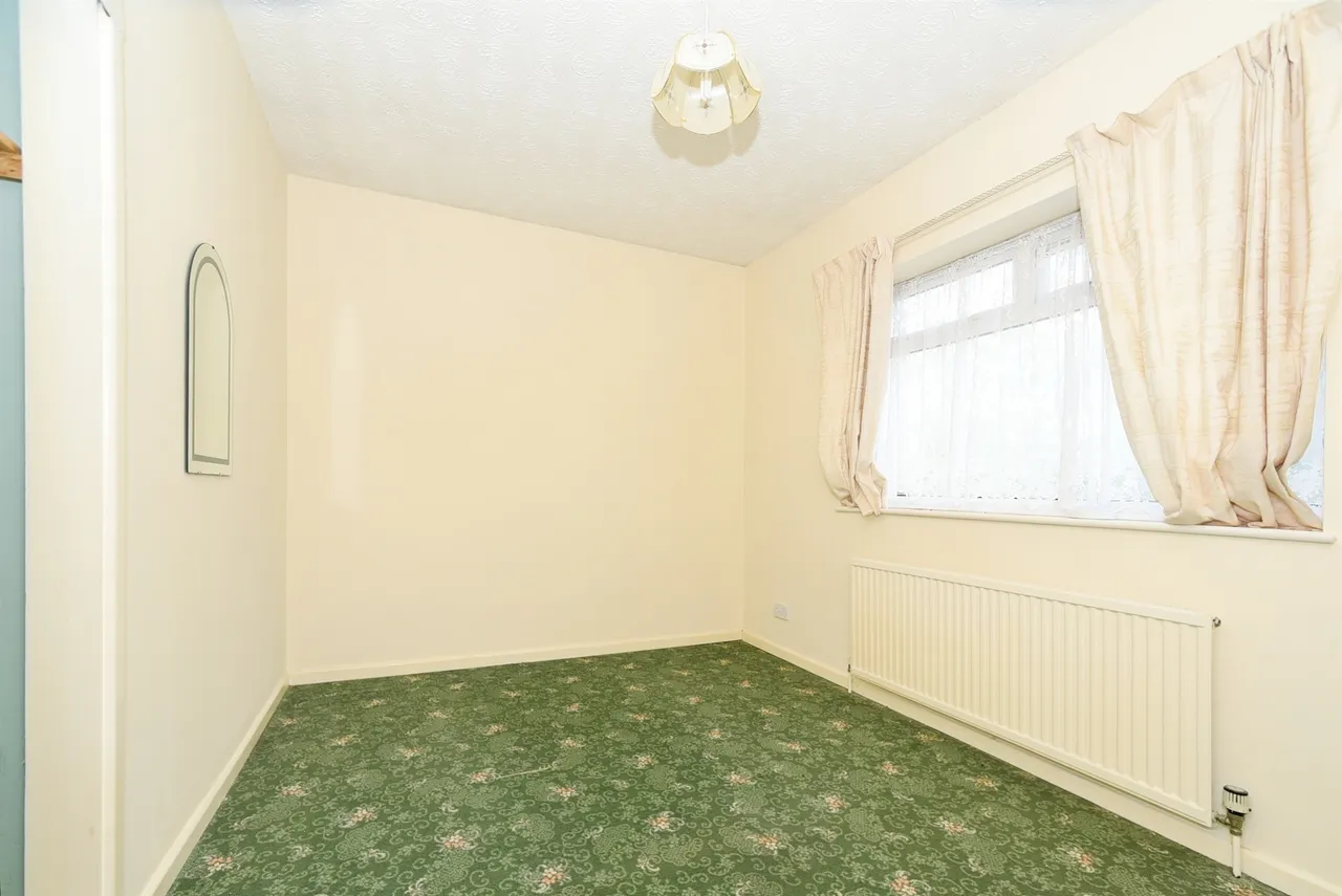 West View Crescent, Devizes, SN10, photo 11