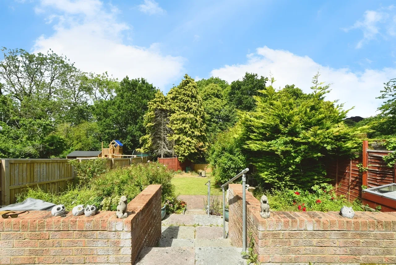 West View Crescent, Devizes, SN10, photo 2