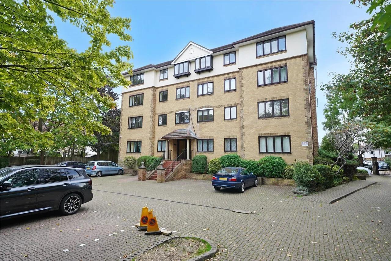 Rothesay Avenue, London, SW20, photo 14