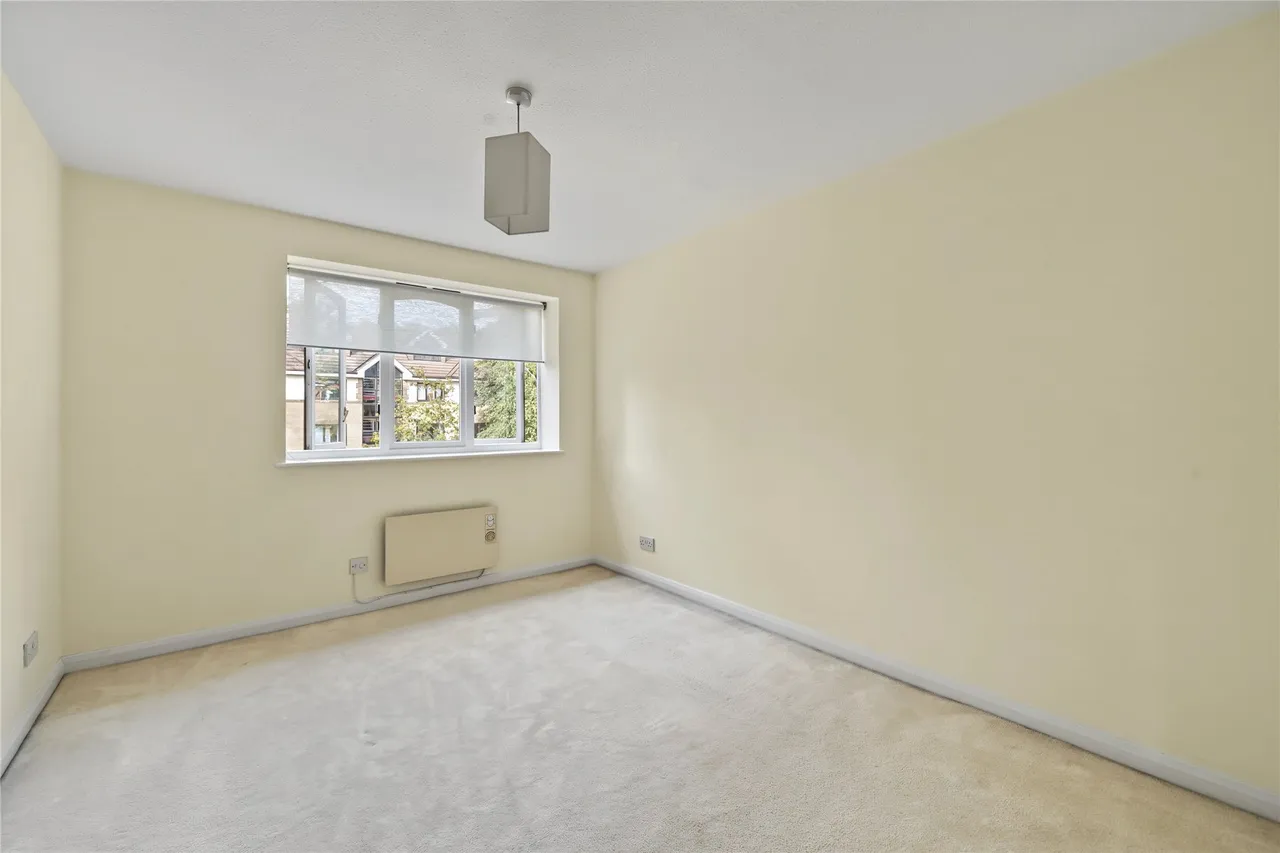 Rothesay Avenue, London, SW20, photo 7