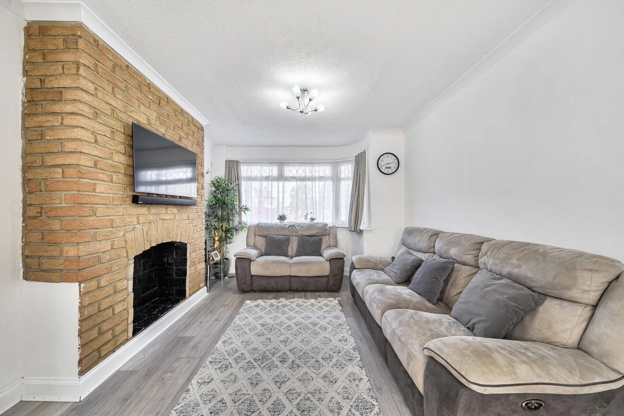 Thistledene Avenue, Harrow, HA2, photo 2
