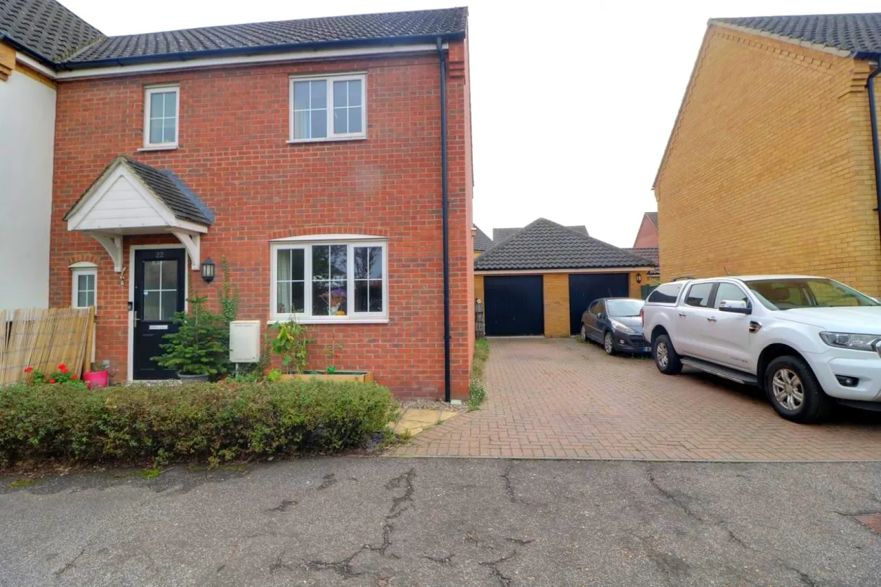 3 bed house for sale, Robin Avenue, Harleston