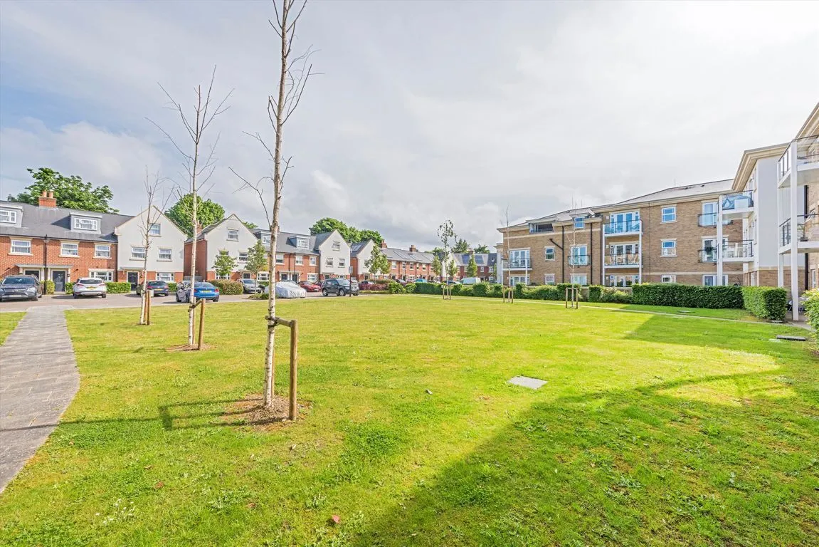 Dyas Road, TW16, photo 6