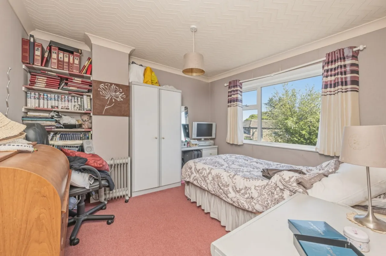 Turnshaws Avenue, Kirkburton, HD8, photo 8