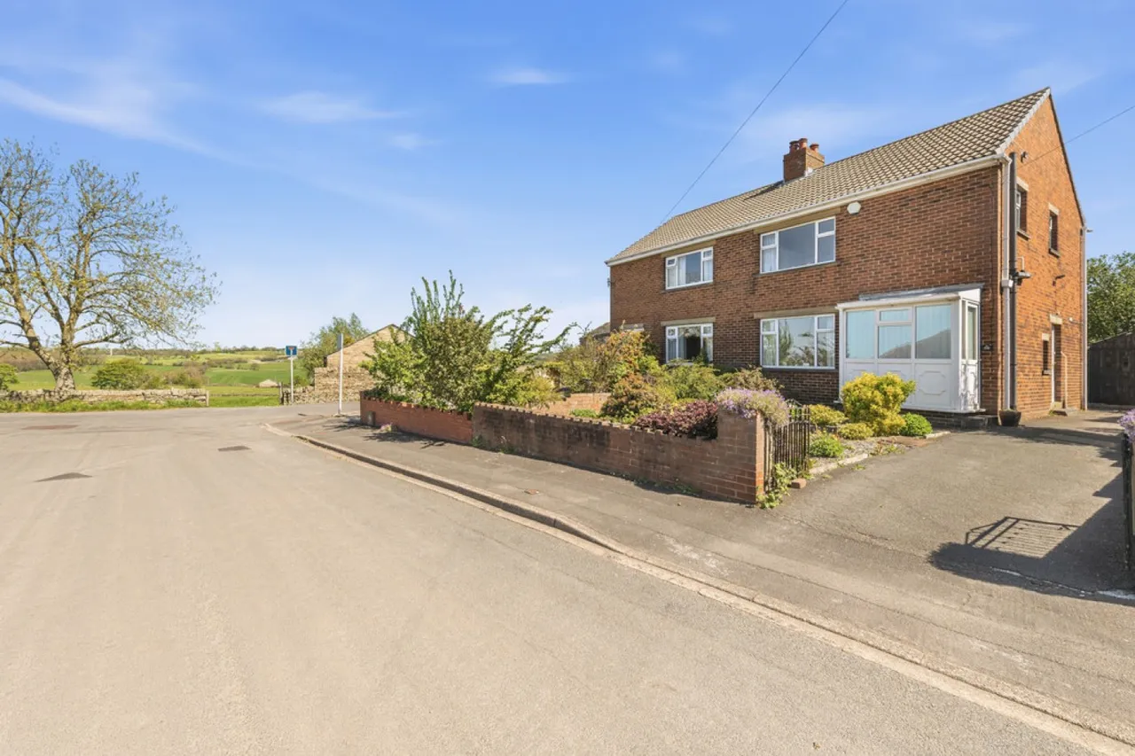 Turnshaws Avenue, Kirkburton, HD8, photo 13