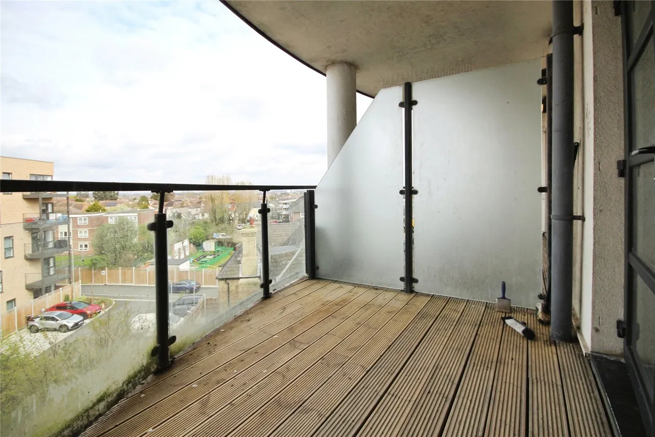 High Road, Romford, RM6, photo 8
