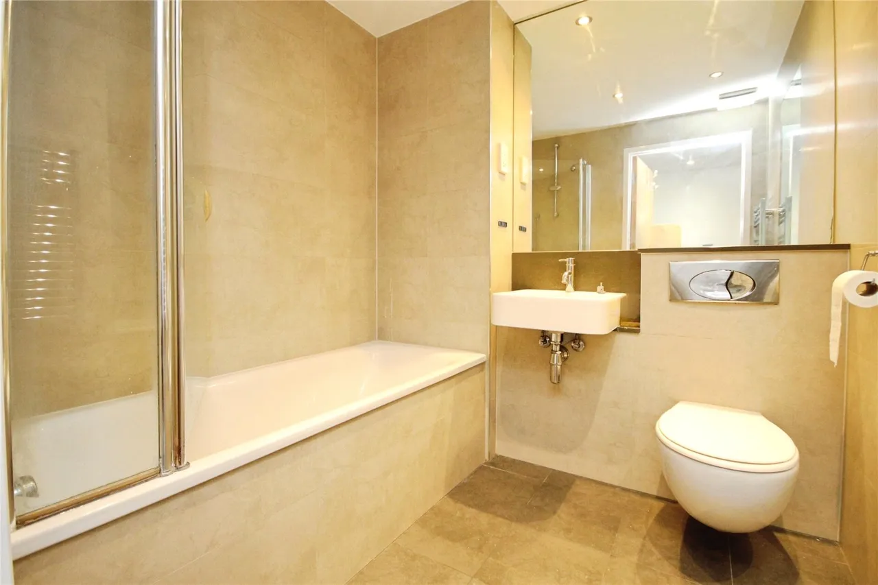 High Road, Romford, RM6, photo 7