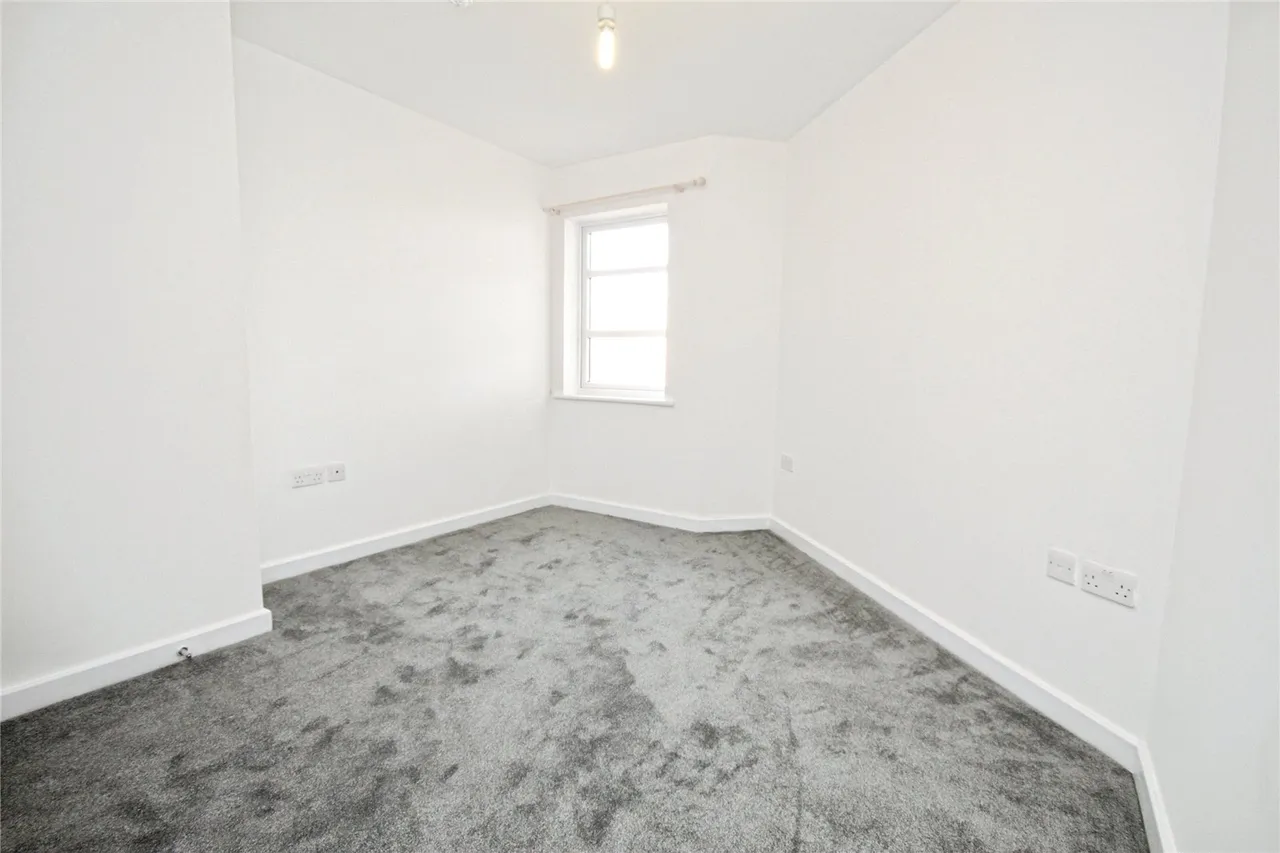 High Road, Romford, RM6, photo 6