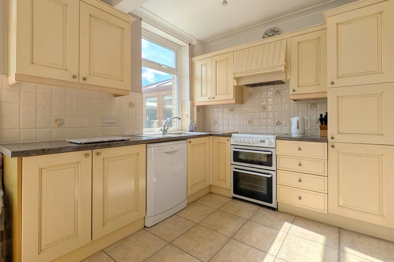 Huddersfield Road, Brighouse, HD6, photo 9