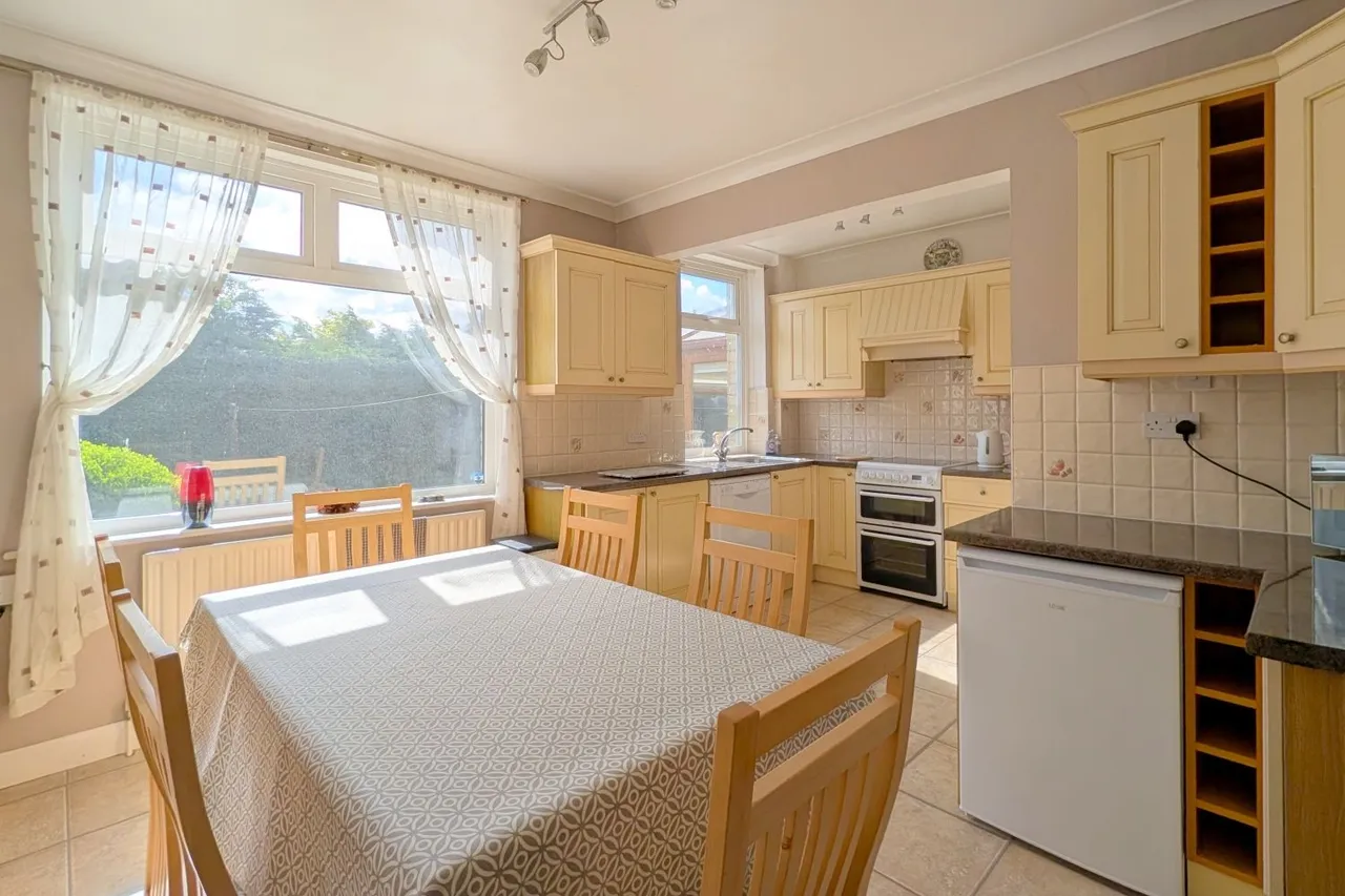 Huddersfield Road, Brighouse, HD6, photo 6