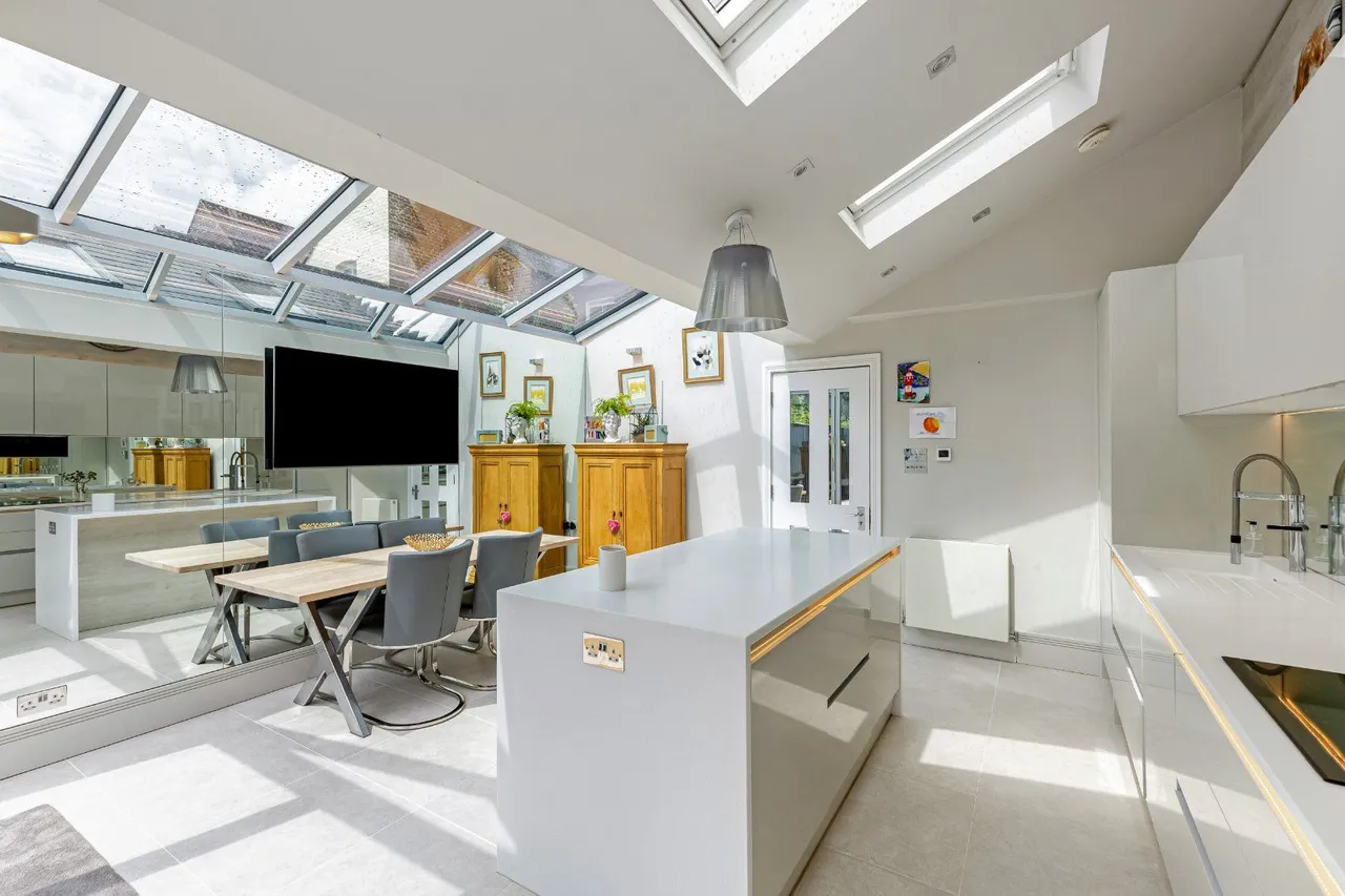 East Common, Harpenden, Hertfordshire, AL5 1BJ, photo 8