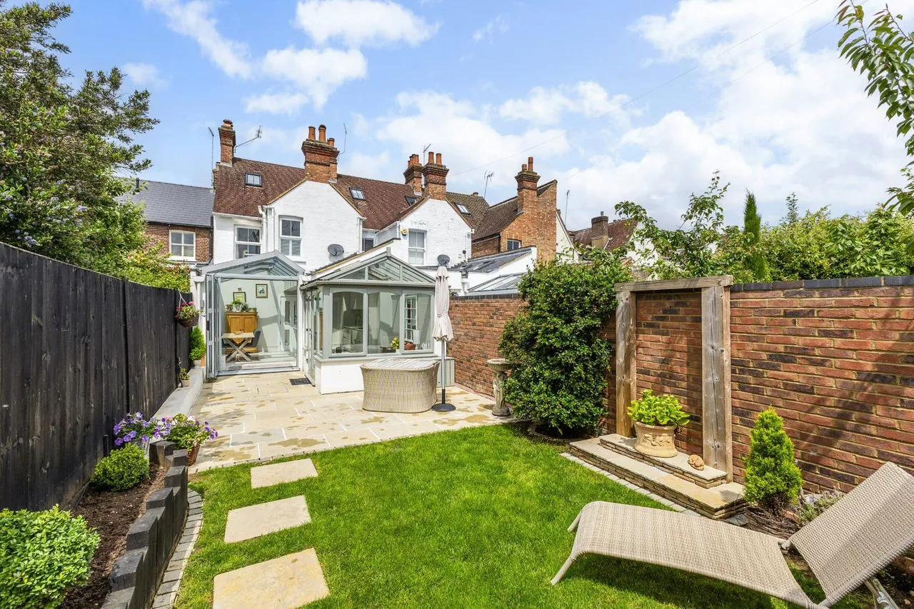 East Common, Harpenden, Hertfordshire, AL5 1BJ, photo 6