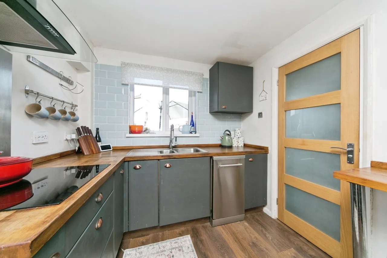 St. Davids Road, Old Colwyn, LL29, photo 8