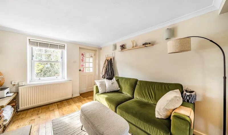 Middle Road, Leatherhead, KT22, photo 15