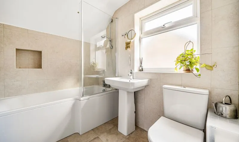Middle Road, Leatherhead, KT22, photo 10