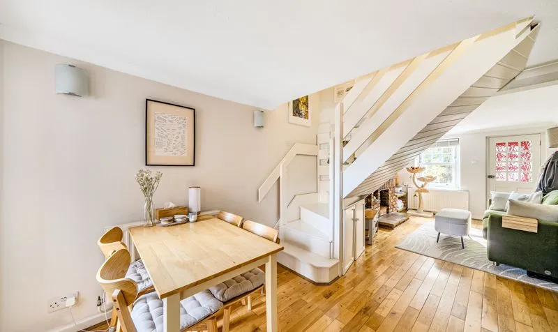 Middle Road, Leatherhead, KT22, photo 3