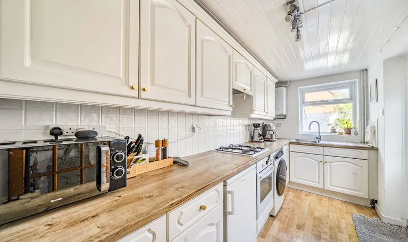 Middle Road, Leatherhead, KT22, photo 4
