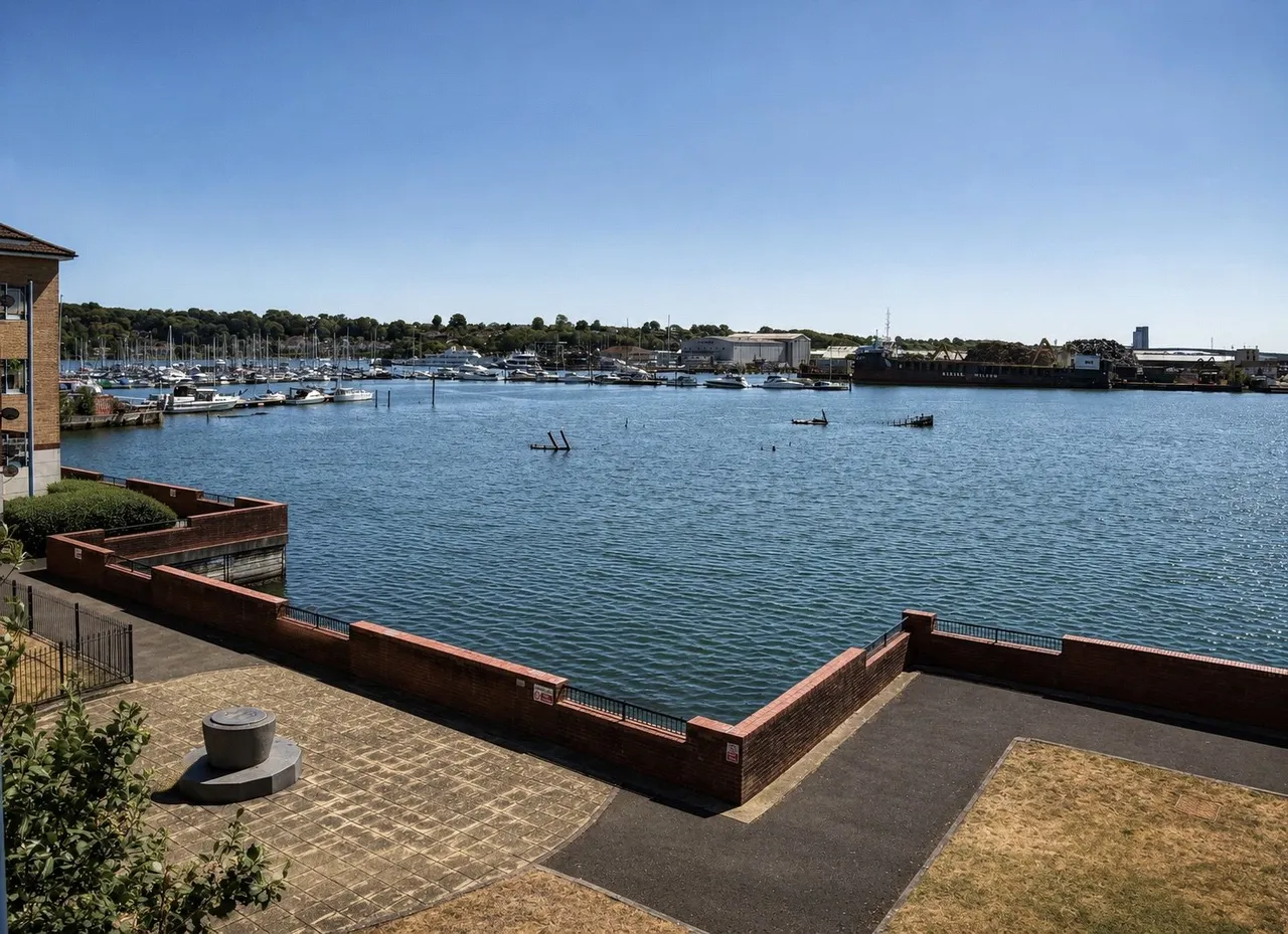 Quayside Road, Southampton, Hampshire, SO18 1EP, photo 4