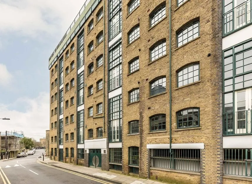 2 bed flat to rent — Deal Street, Brick Lane, E1